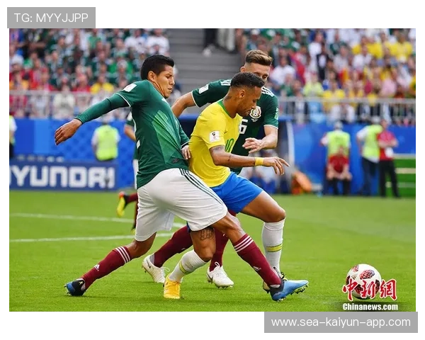 内马尔外脚背斜传制造绝佳射门机会，巴西火力全面升级